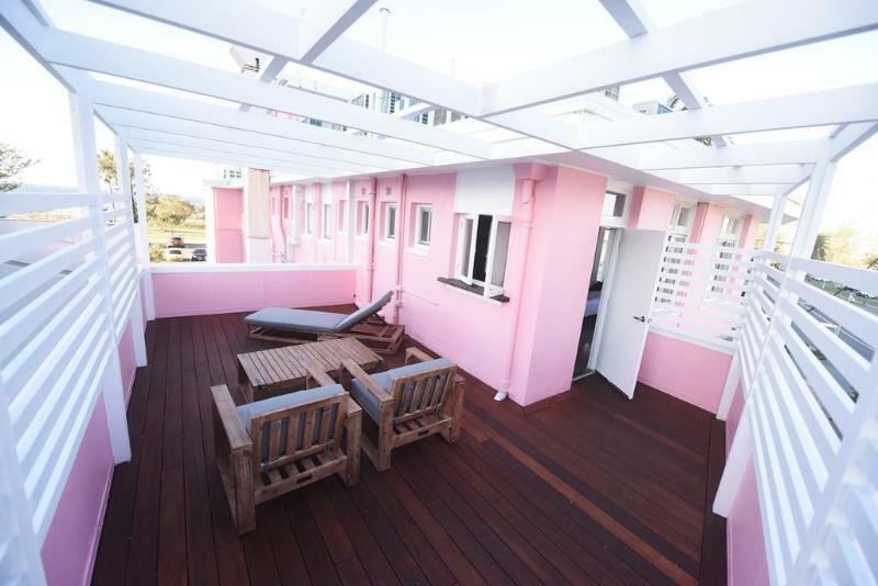 The Pink Hotel Coolangatta Gold Coast Exterior foto